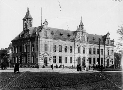 Budynek Poczty Głównej przy placu Słowiańskim